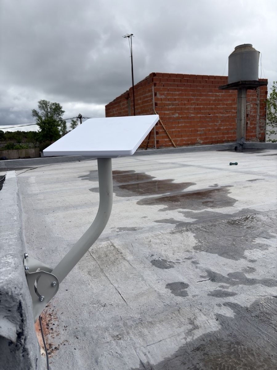 Antena Starlink instalada por Justlink